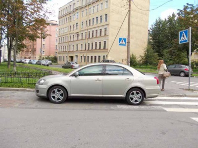 Продам подержанный автомобиль Toyota Avensis в Санкт-Петербурге.